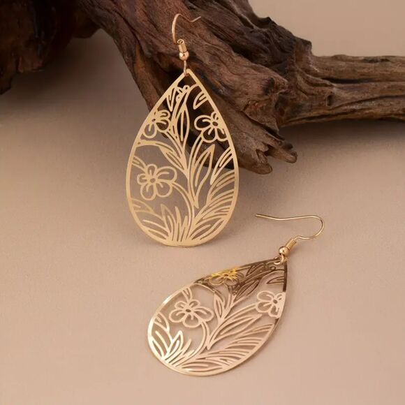 "Mariah" 14K Gold Cutout Floral Dangle Drop Earrings | Fun Flirty Everyday Style - Picture 1 of 3